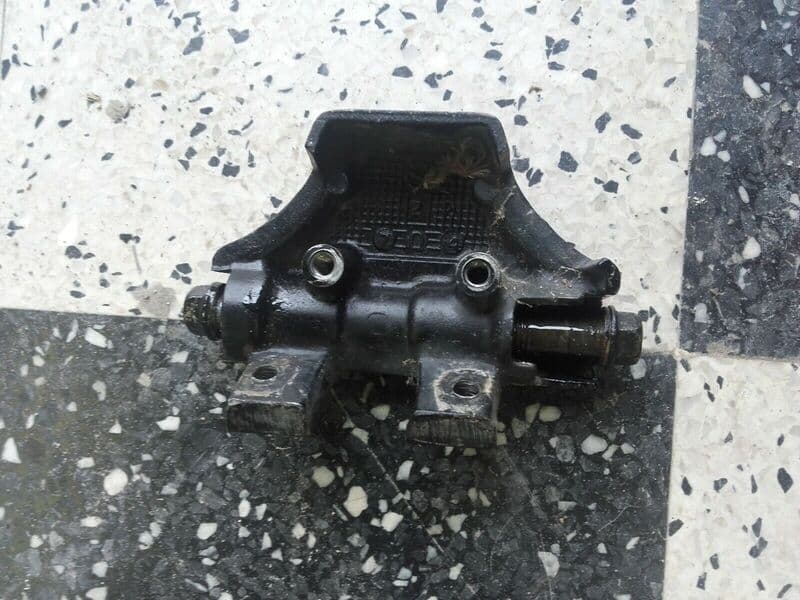 Répartiteur de frein avant Honda 750 VF S Sabre rc07 — photo 2/2