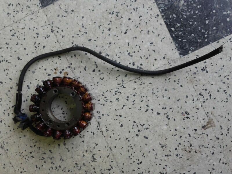 Stator d’allumage Honda 750 VF S Sabre rc07 — photo 1/1