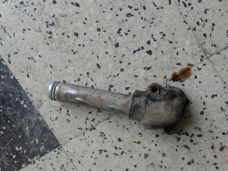 Tube d’eau Honda 750 VF S Sabre rc07 — photo 1/2