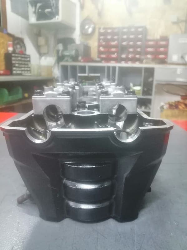 Culasse Kawasaki Z1000 2013 — photo 2/4