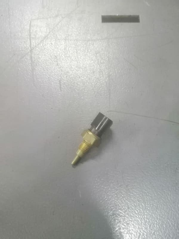 Sonde de température Kawasaki Z1000 2013 — photo 1/2