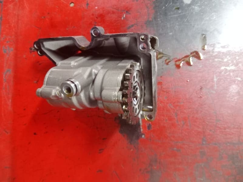 Pompe à huile KTM 790 Duke — photo 1/3