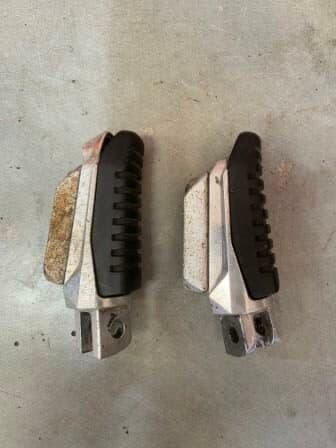 Cales pieds avant Suzuki 600 GSR 06-11 — photo 2/2
