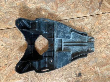 Renfort arrière de support de plaque, Bavette Suzuki 650 SFV Gladius — photo 3/3