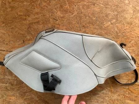 Tapis de réservoir BAGSTER gris Triumph 1050 Sprint GT 2014 — photo 2/3
