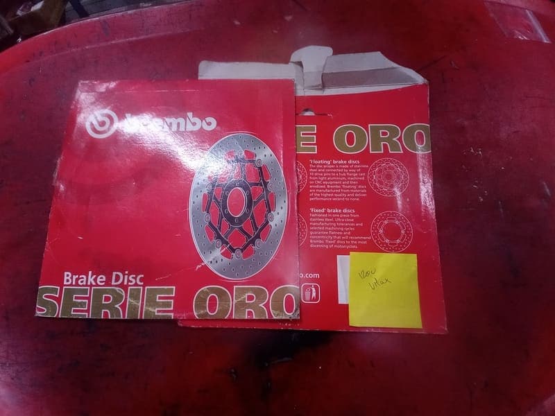 Paire de disques de frein avant neufs BREMBO 68B407D0 YAMAHA — photo 1/2