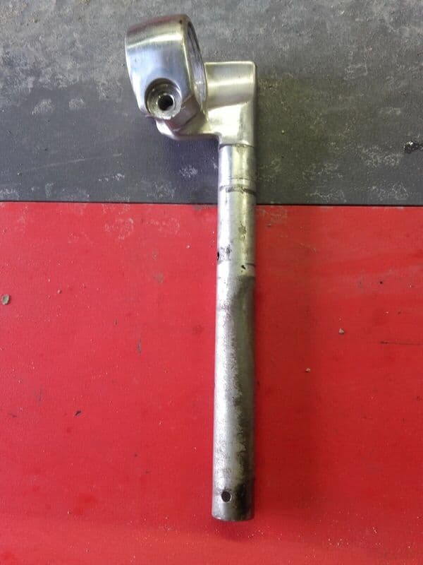 Demi guidon droit Honda CBR 1000 F sc25 — photo 1/3