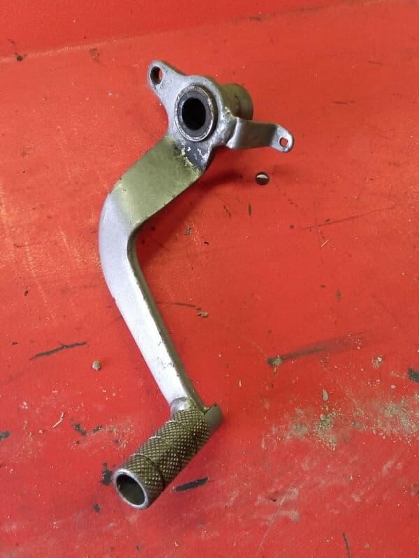 Pédale de frein arrière Honda CBR 1000 F sc25 — photo 1/2