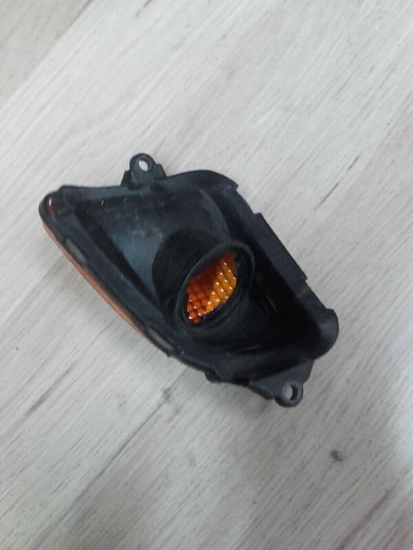 Clignotant avant droit Honda 1100 CBR XX Blackbird — photo 2/2