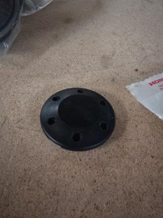 Cache axe de bras oscillant chapeau de pivot 90305-MBB-000 Honda Varadero, CB, VFR, …. — photo 1/2