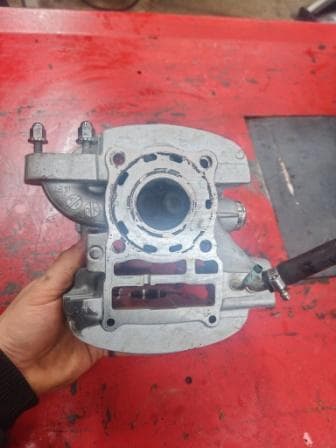 Culasse arrière Honda 125 XL Varadero — photo 3/4