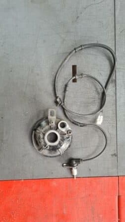 Flasque + capteur ABS de frein arrière Yamaha 900 TDM 2012 — photo 1/2