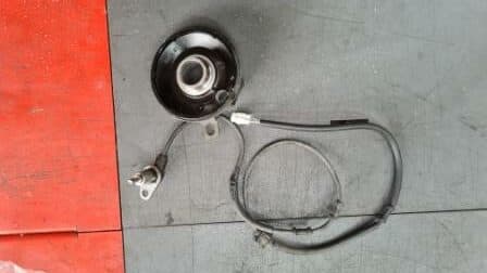 Flasque + capteur ABS de frein arrière Yamaha 900 TDM 2012 — photo 2/2
