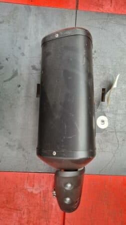 Silencieux d’échappement d’origine Yamaha 800 FZ8 11-12 — photo 1/3