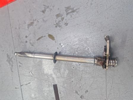 Axe de sélecteur Suzuki 600 GSR 06-11 — photo 1/2