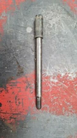 Axe de roue avant Honda 400 CBX CB X nc07 — photo 1/1