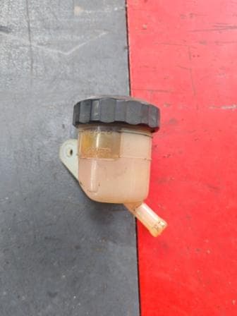 Bocal de liquide de frein arrière Honda 400 CBX CB X nc07 — photo 1/1