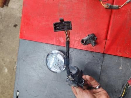 Kit serrures neiman, bouchon de réservoir + une clé Honda 400 CBX CB X nc07 — photo 2/2