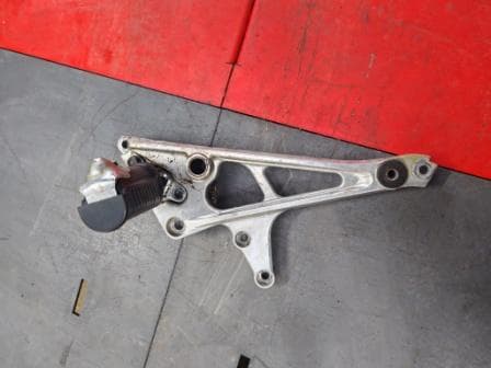 Platine de cale repose pied droit droite Honda 400 CBX CB X nc07 — photo 1/3