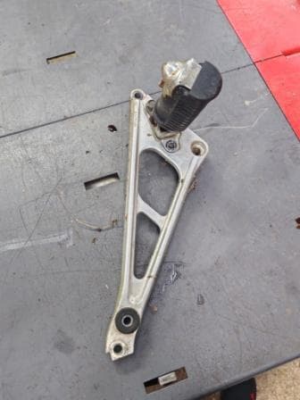 Platine de cale repose pied gauche Honda 400 CBX CB X nc07 — photo 1/2