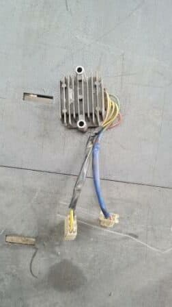 Régulateur de tension SH236A-12 Honda 400 CBX CB X nc07 — photo 1/3