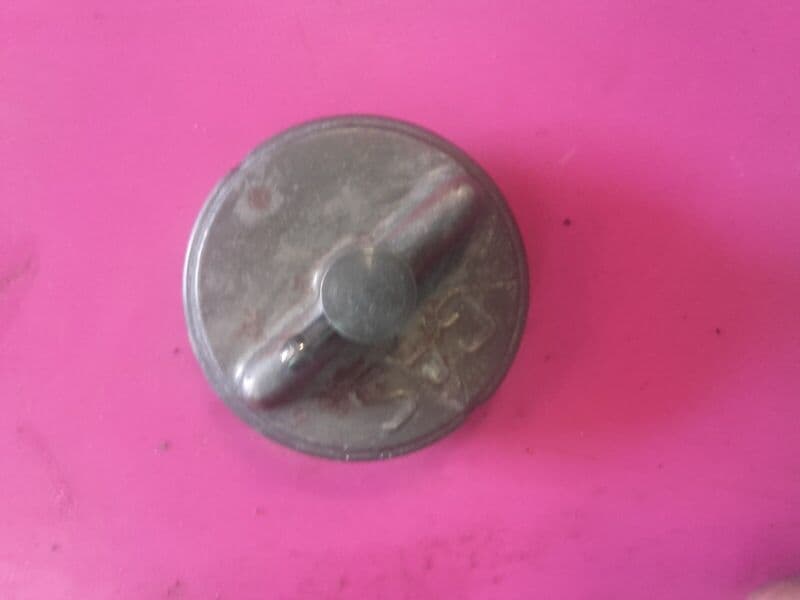 Bouchon de reservoir d’essence Honda 1100 ST Pan European SC26 — photo 1/2