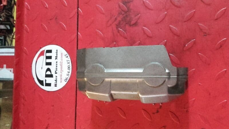 Cache plastique gauche couvre culasse cache culbuteur Honda 1100 ST Pan European SC26 — photo 4/4