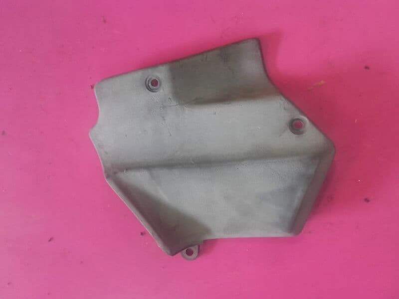 Carénage cache repose pied lateral droit Honda 1100 ST Pan European SC26 — photo 1/2