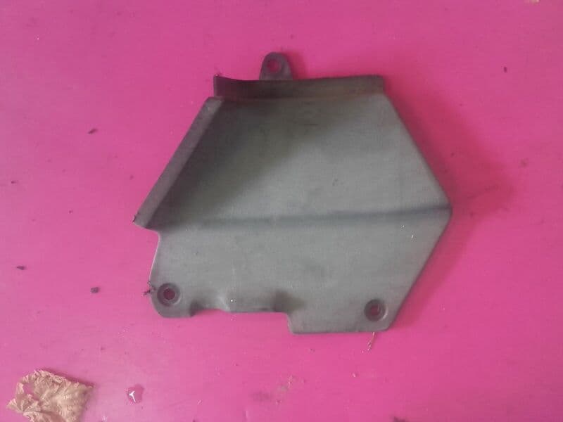 Carénage cache repose pied lateral gauche Honda 1100 ST Pan European SC26 — photo 1/2