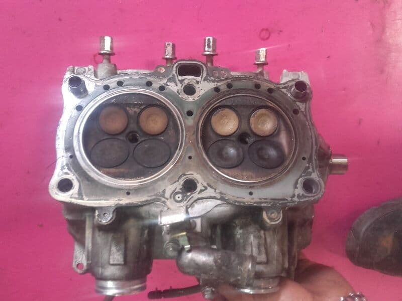 Culasse droite Honda 1100 ST Pan European SC26 — photo 3/4