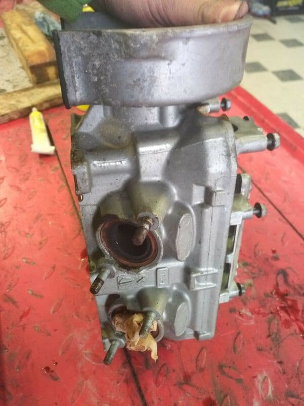 Culasse gauche Honda 1100 ST Pan European SC26 — photo 1/3