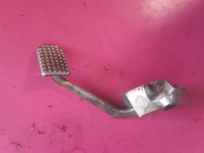 Pédale de frein arrière Honda 1100 ST Pan European SC26 — photo 1/2