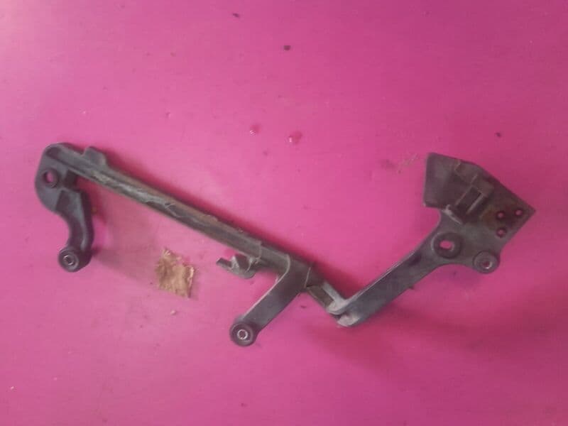 Support de valise latérale droit Honda 1100 ST Pan European SC26 — photo 1/2