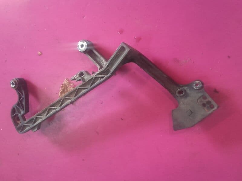 Support de valise latérale droit Honda 1100 ST Pan European SC26 — photo 2/2