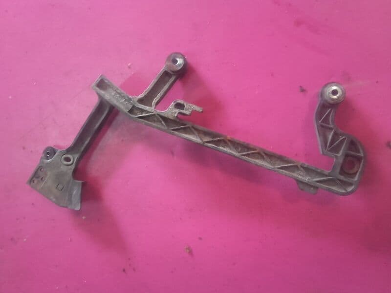Support de valise latérale gauche Honda 1100 ST Pan European SC26 — photo 2/2