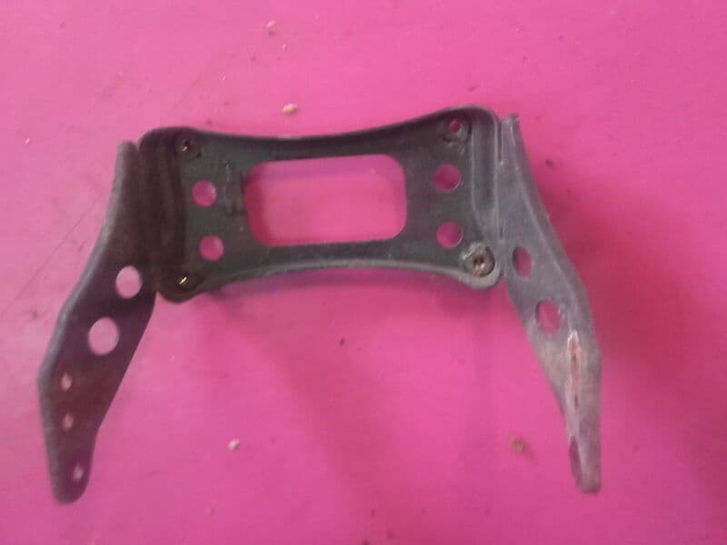 Support poignées arrière cadre Honda 1100 ST Pan European SC26 — photo 1/2