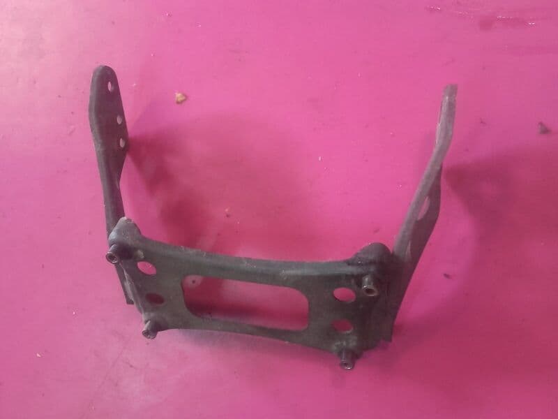 Support poignées arrière cadre Honda 1100 ST Pan European SC26 — photo 2/2