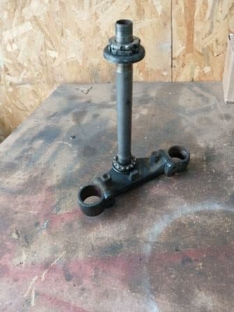 Té de fourche inférieur avec colonne de direction Honda 1100 ST Pan European SC26 — photo 1/3