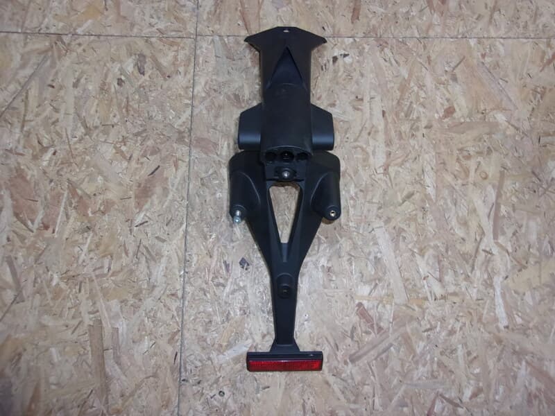 Bavette arrière Aprilia 1000 RSV4 — photo 1/4