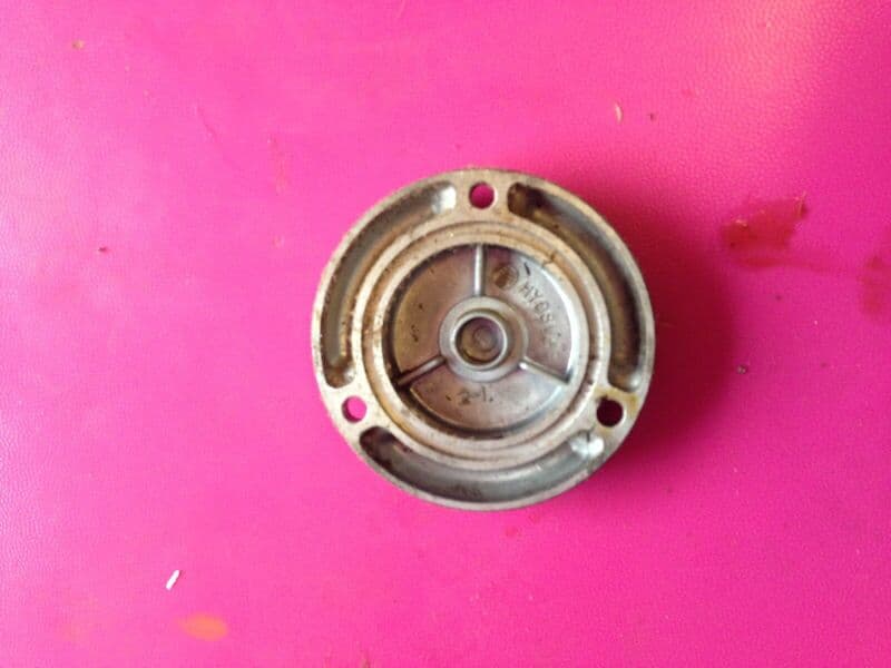 Carter couvercle de filtre a huile Hyosung 125 GTR gt125d — photo 2/2