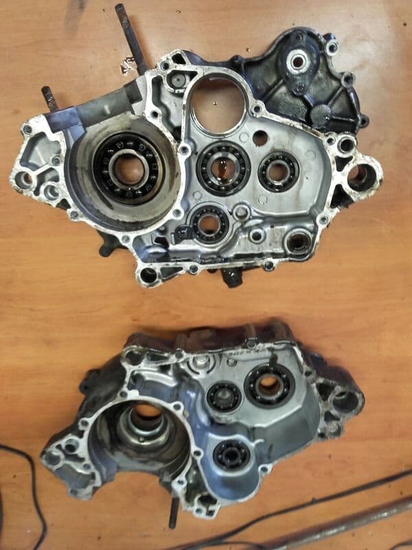 Demi carter bas moteur droit et gauche Kawasaki 125 KMX 86-02 — photo 1/3