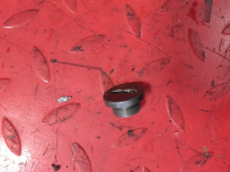Bouchon de remplissage carter d’huile Kawasaki 250 KXF 04-05 — photo 1/2