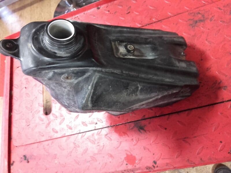 Réservoir d’essence Kawasaki 250 KXF 04-05 — photo 1/3