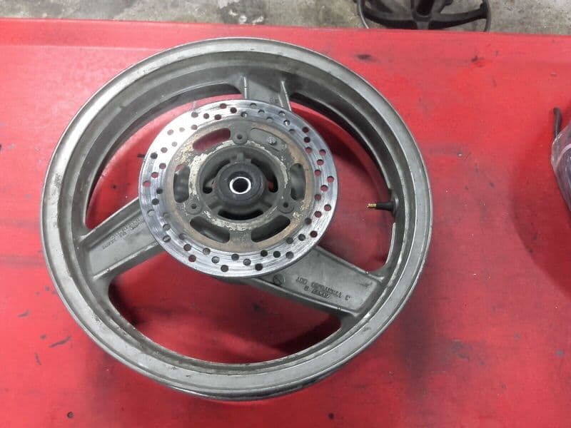 Jante arrière Kawasaki 500 GPZ ex500d 94-03 — photo 1/3