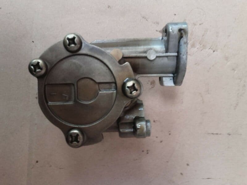 Pompe à huile Kawasaki 500 GPZ ex500d 94-03 — photo 1/3