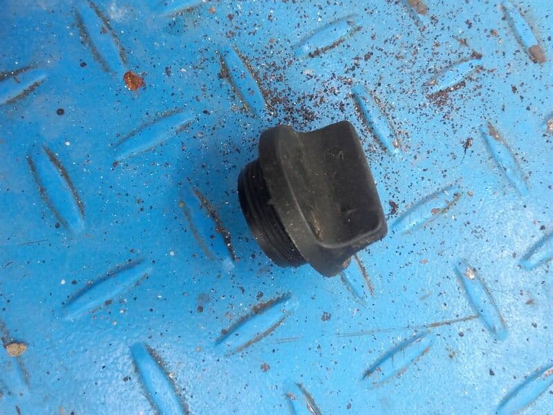 Bouchon de remplissage carter d’huile Kawasaki 550 GPZ zx550a — photo 1/1