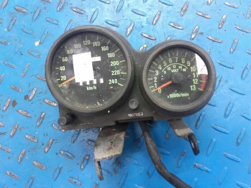 Compteur tableau de bord Kawasaki 550 GPZ zx550a — photo 1/3