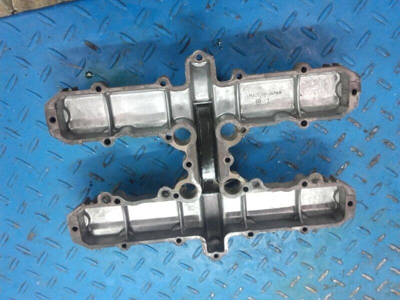Couvre culasse cache culbuteurs Kawasaki 550 GPZ zx550a — photo 2/2