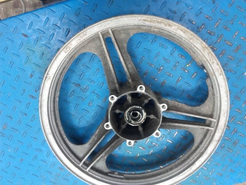 Jante roue avant Kawasaki 550 GPZ zx550a — photo 4/4