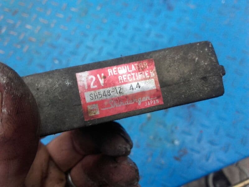 Régulateur de tension SH548-12 Kawasaki 550 GPZ zx550a — photo 2/2